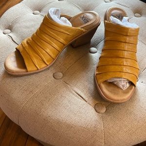 Ruched distressed genuine leather mule